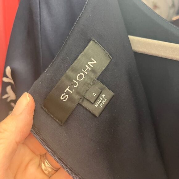 Vintage St John Floral Print Shift Dress Size 4 - Picture 4 of 6